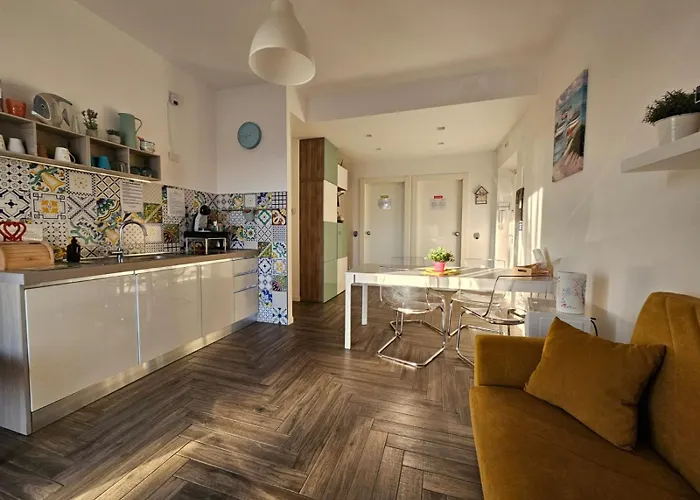 Be Your Home - Guest House Colors